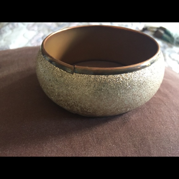 Bracelets - Picture 2 of 4